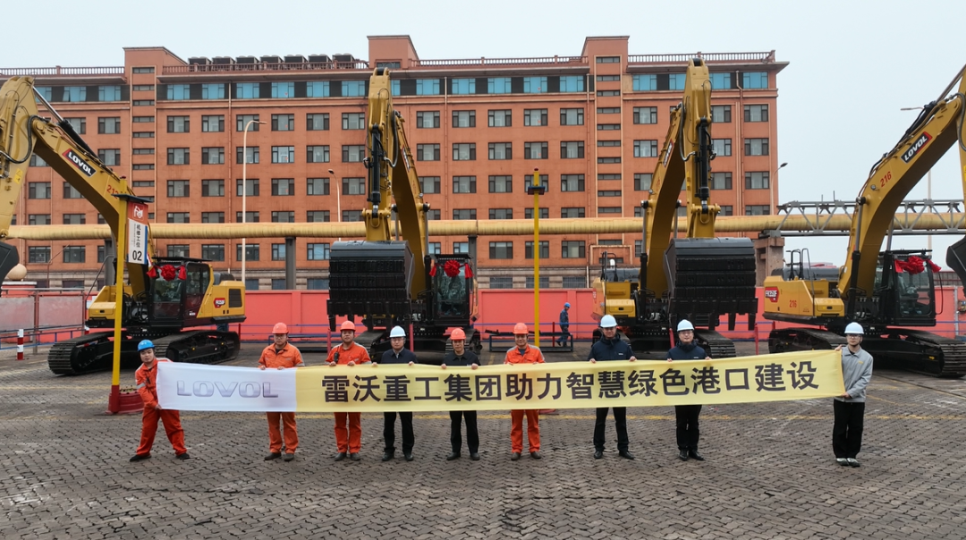 雷沃FR350F解鎖交機新姿勢，助力智慧綠色港口建設！